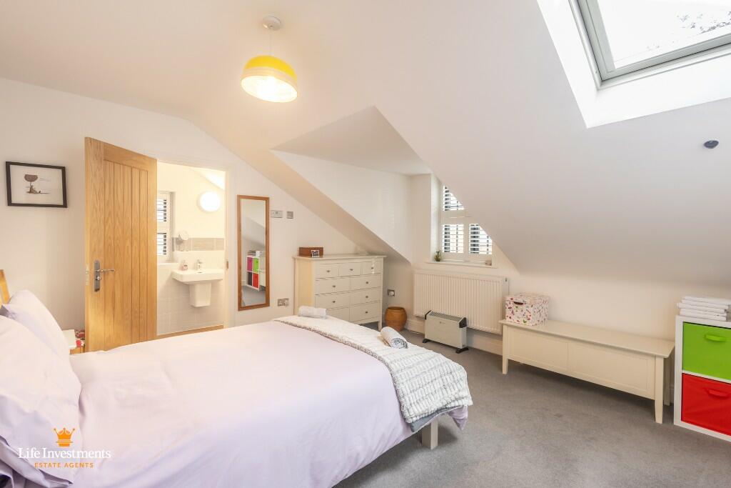 Additional property image - Coombe Road, Rugby, Warwickshire, CV23