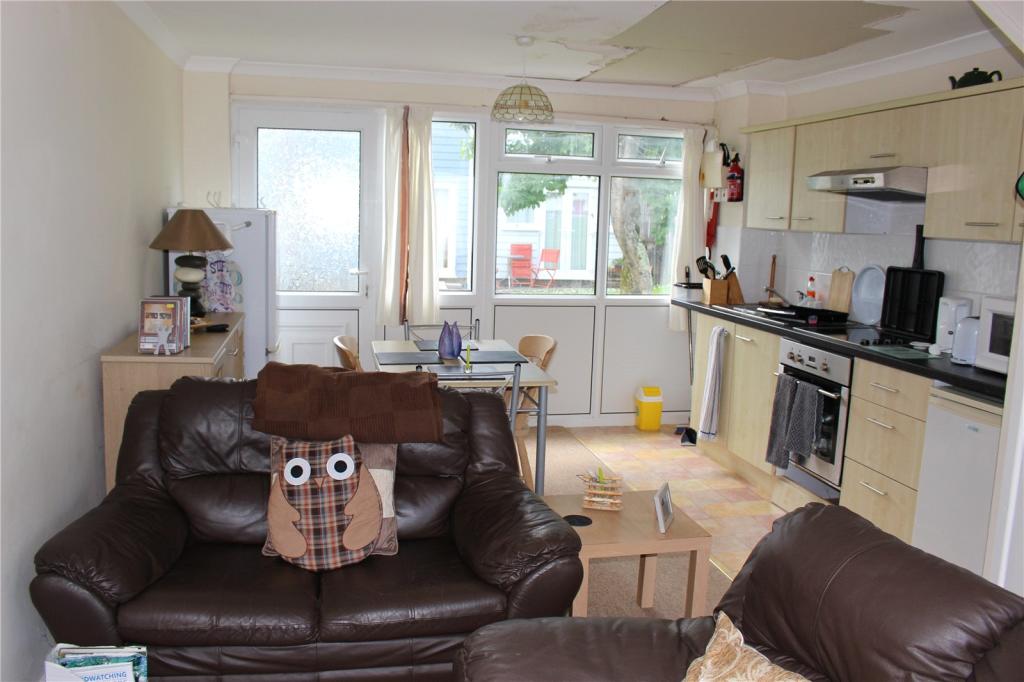 2 bedroom bungalow for sale in Trewent Park, Freshwater East, Pembroke