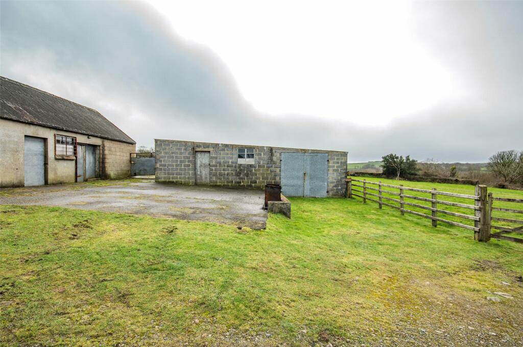 3 bedroom detached house for sale in Maesgwynne Road, Fishguard