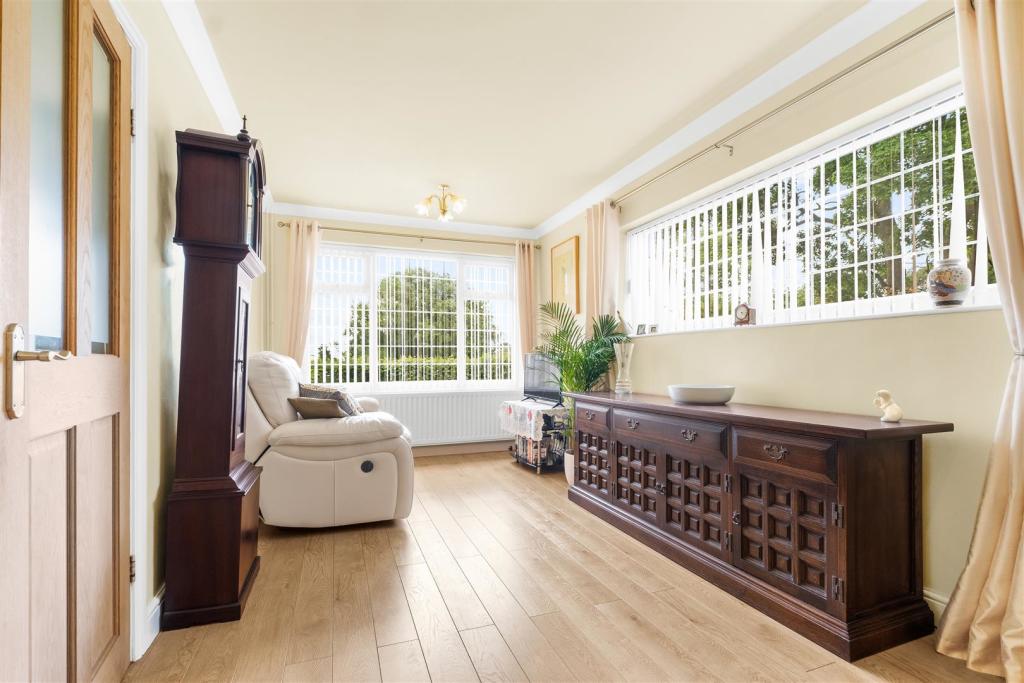 4 bedroom detached house for sale in Hadley End, Yoxall, BurtonOn