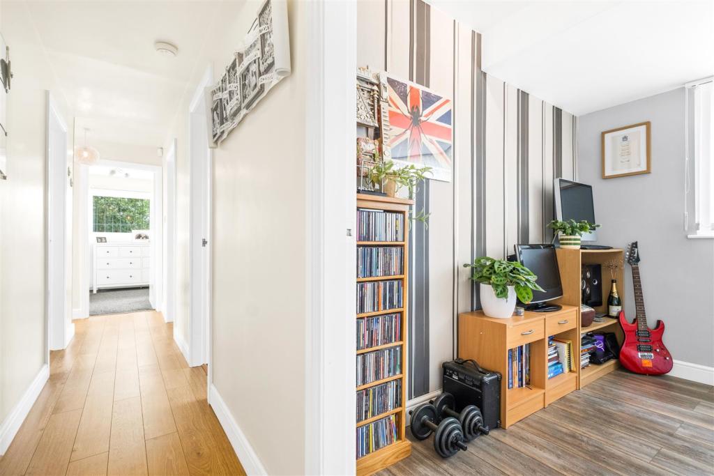 4 bedroom detached house for sale in Hadley End, Yoxall, BurtonOn