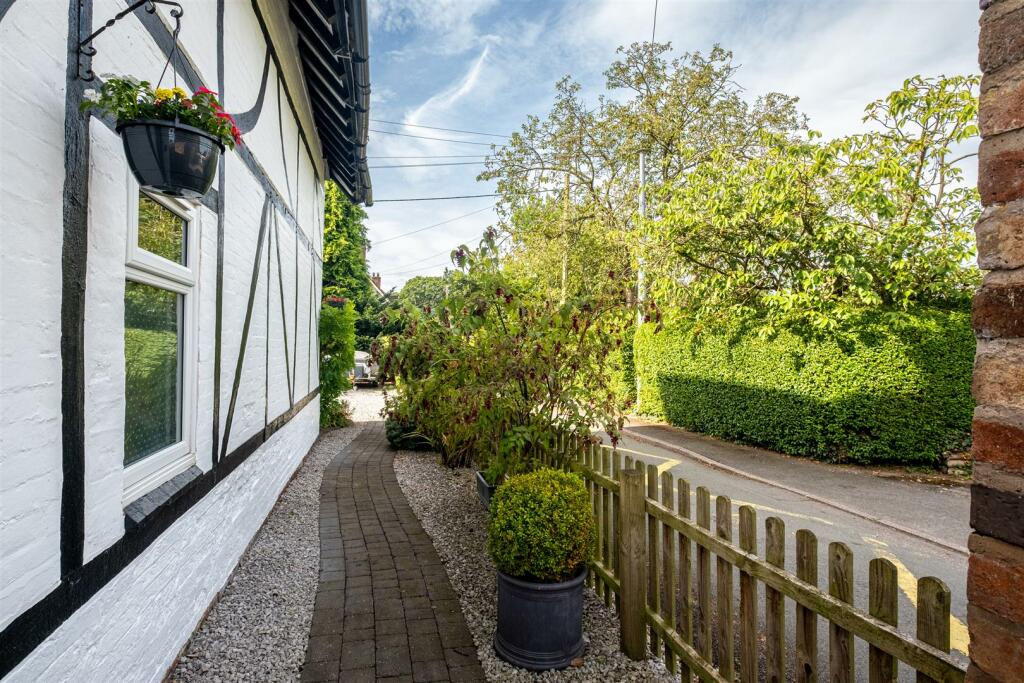 Additional property image - The Square, Elford, Tamworth
