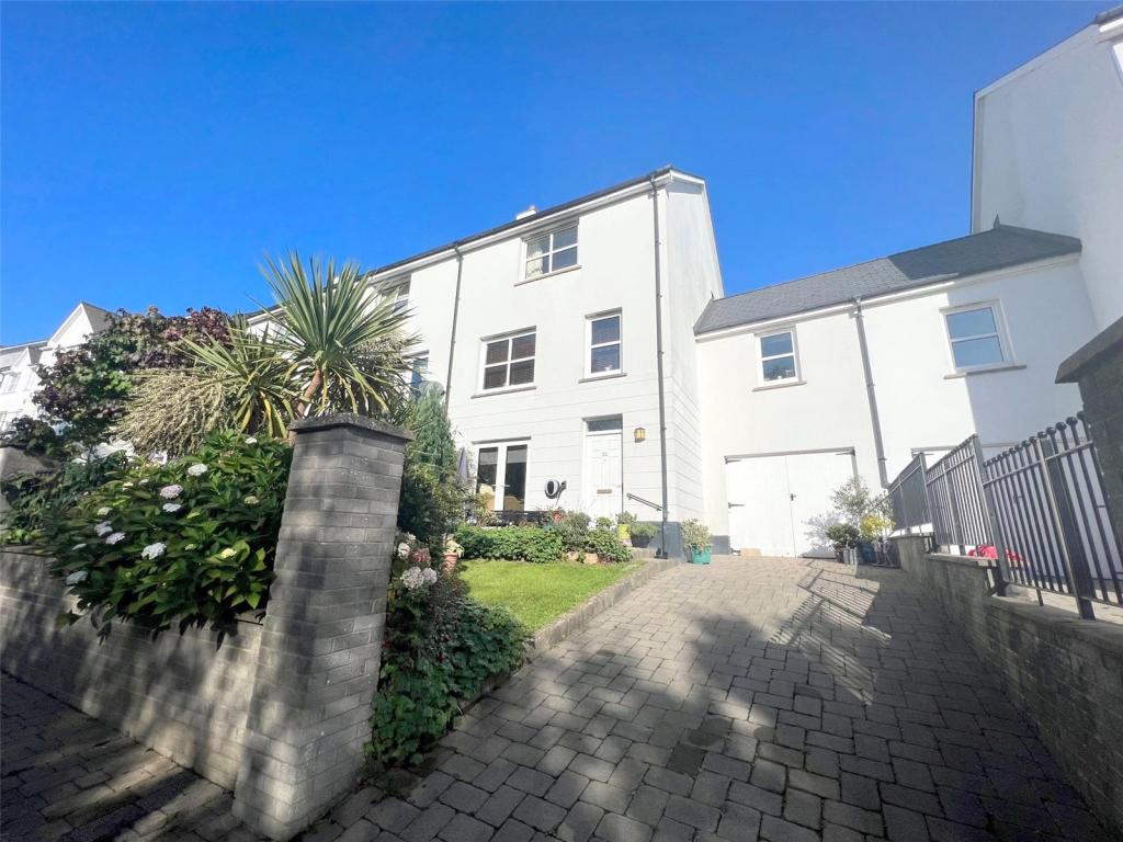 5 bedroom terraced house for sale in Kensington Gardens, Haverfordwest