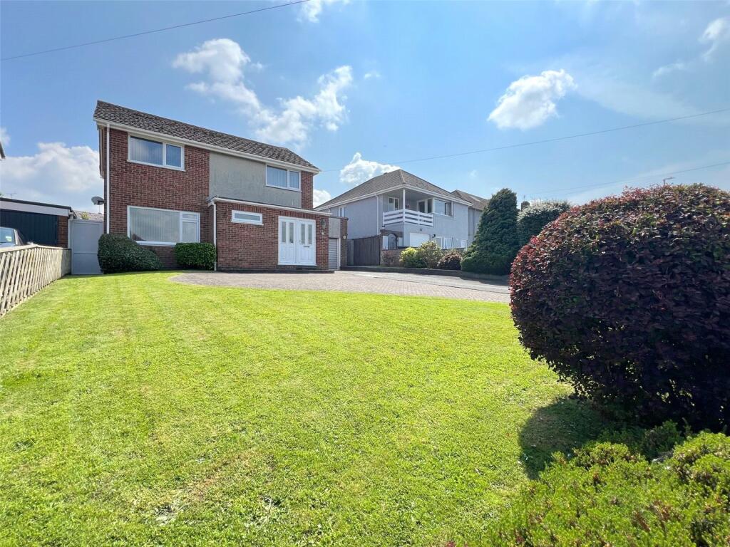 4 bedroom detached house for sale in Winch Lane, Haverfordwest