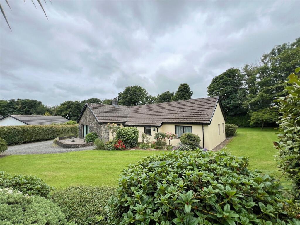 3 bedroom bungalow for sale in Castle Rise, Spittal, Haverfordwest