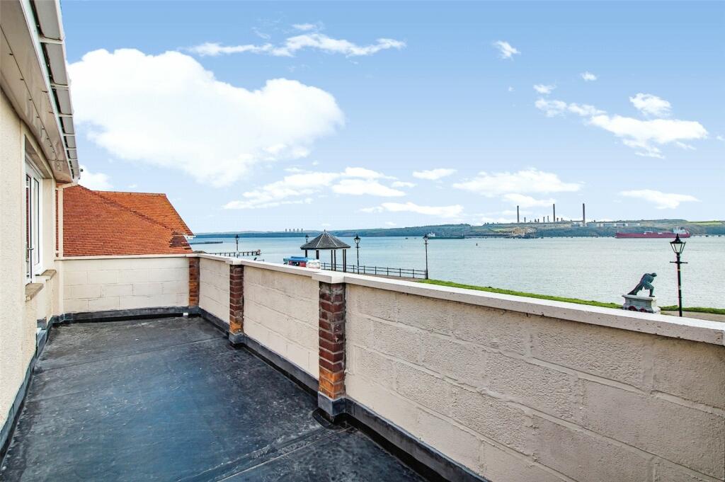 4 bedroom detached house for sale in The Rath, Milford Haven, SA73