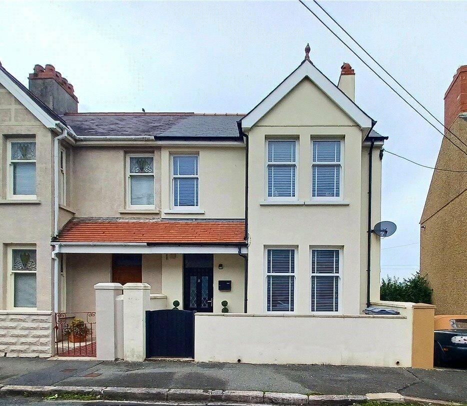 3 bedroom end of terrace house for sale in Starbuck Road, Milford Haven