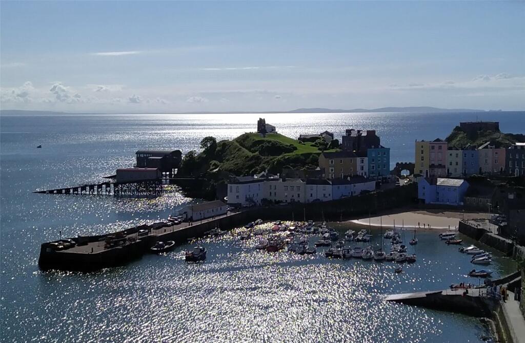 2 bedroom flat for sale in Paxton Court, White Lion Street, Tenby, SA70