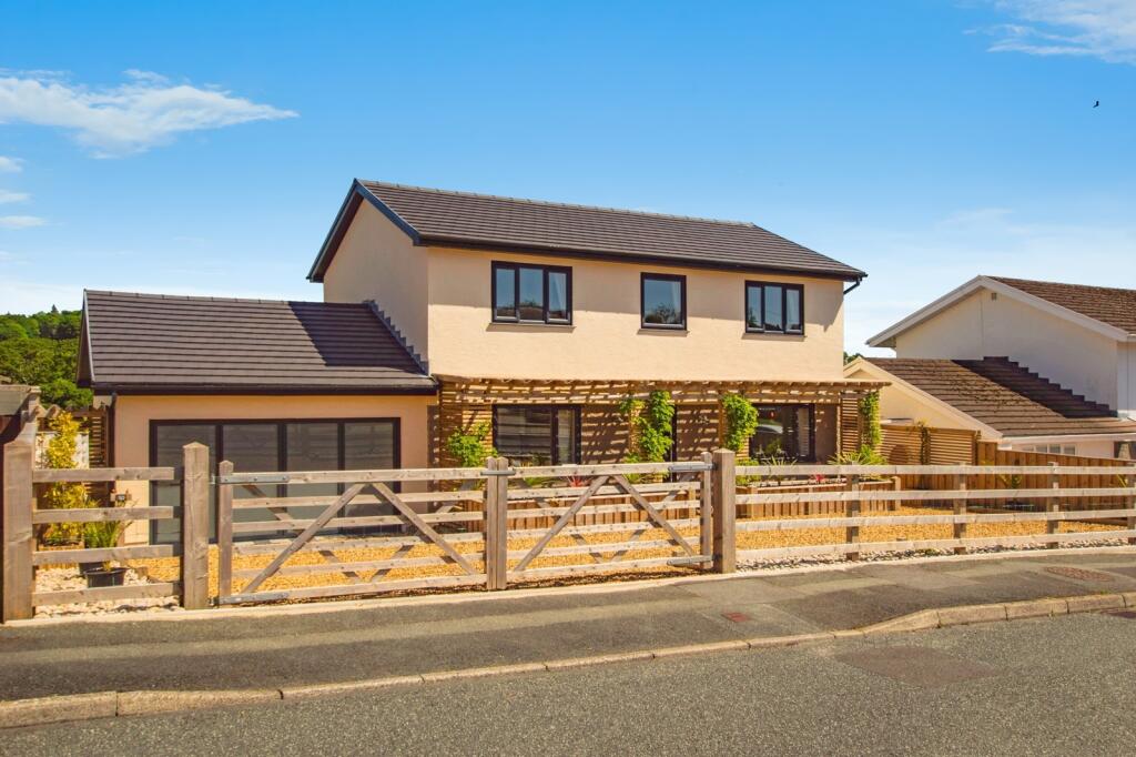 Main image of property: Castle View, Saundersfoot, Pembrokeshire, SA69