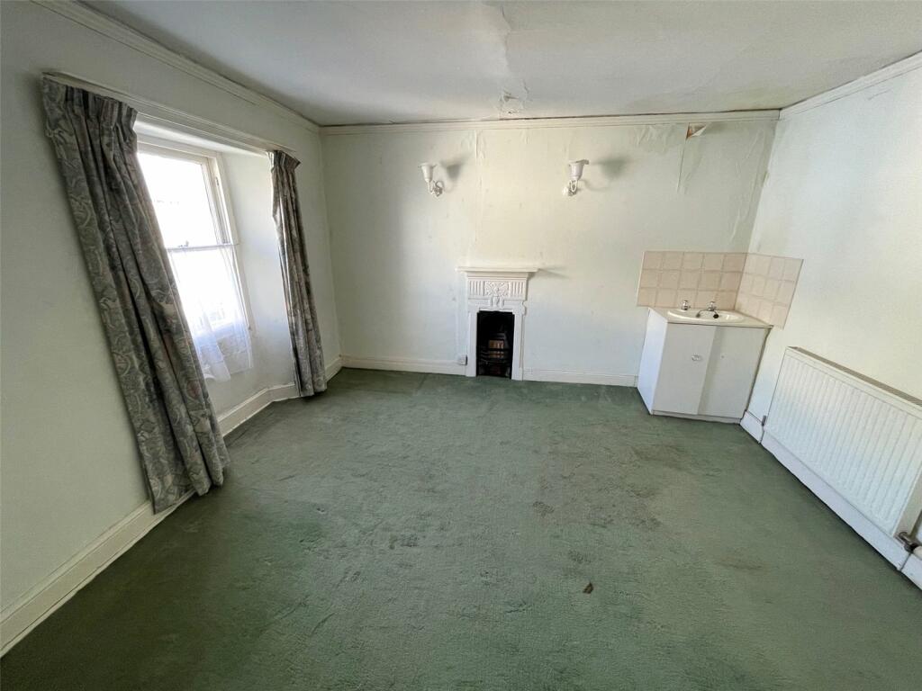 4 bedroom terraced house for sale in The Norton, The Norton, Tenby, SA70