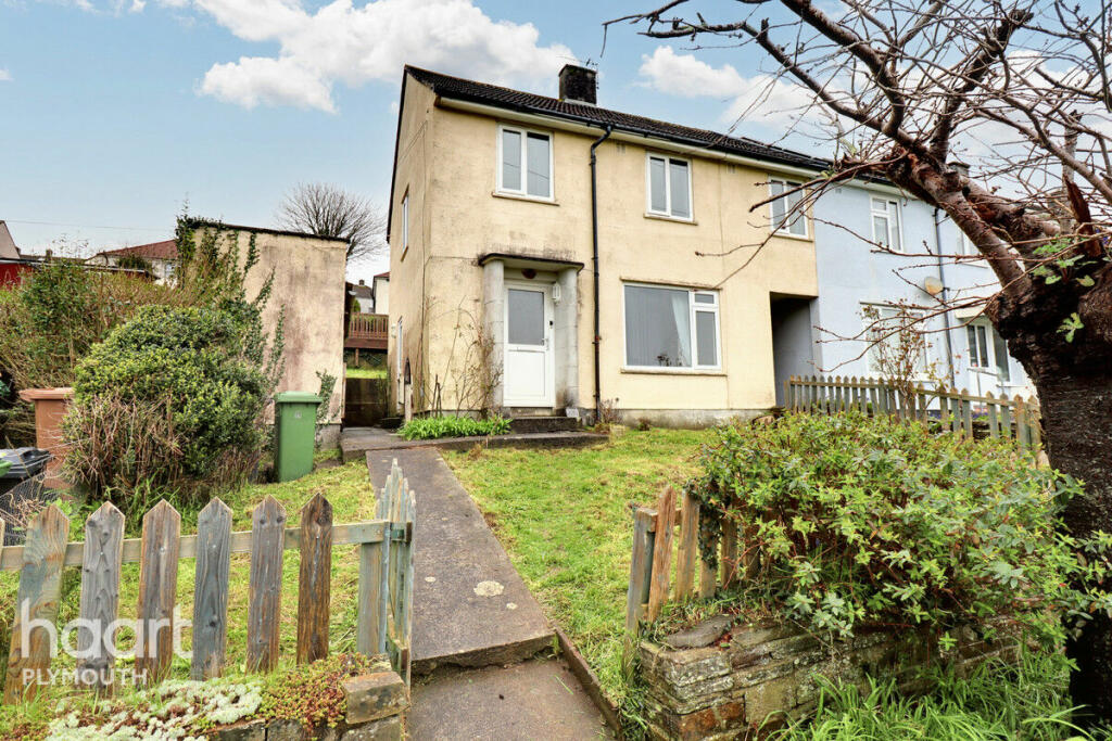 3 bedroom end of terrace house for sale in Budshead Road, Plymouth, PL5