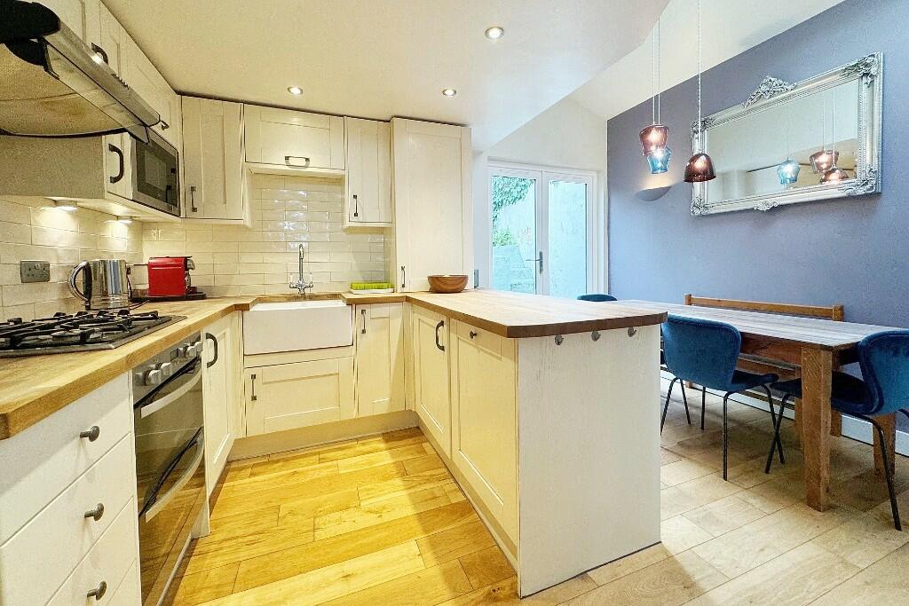 3 bedroom terraced house for sale in Belgrave Street, BN2