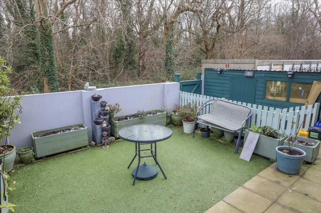 Additional property image - Southlands Close