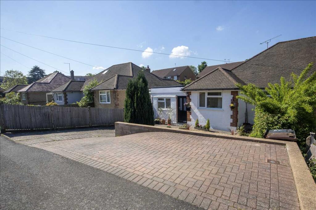 Main image of property: Auckland Road