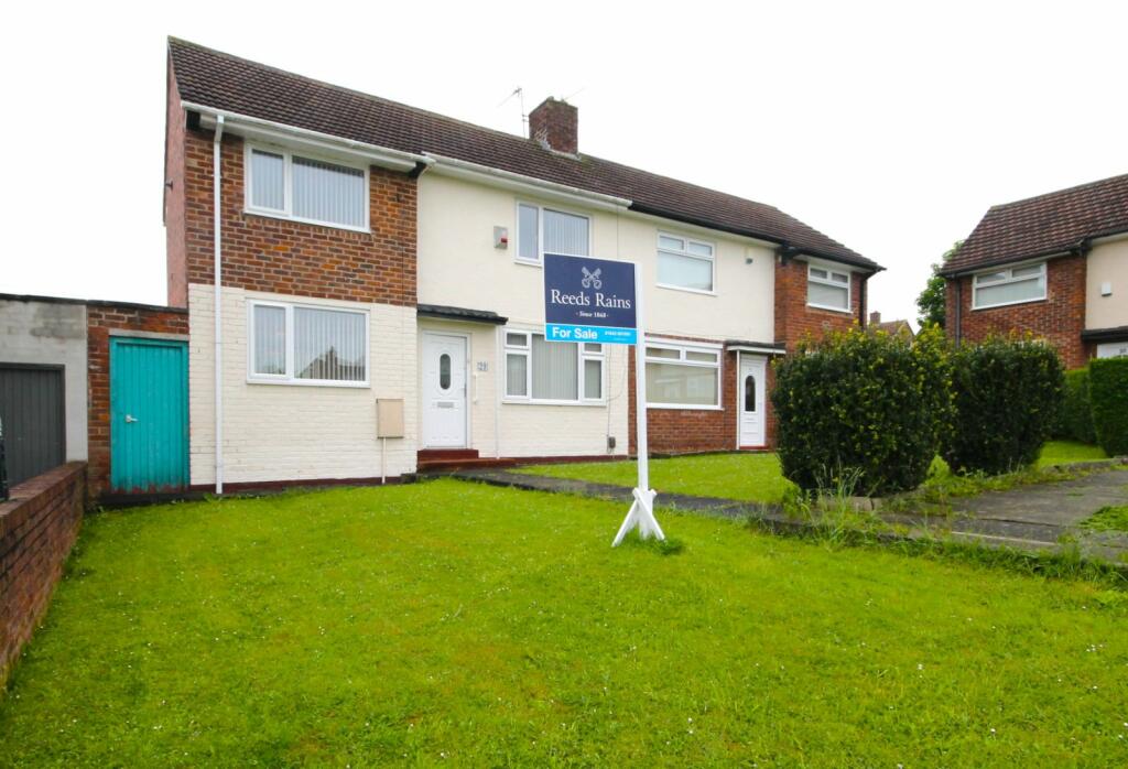 2 bedroom semidetached house for sale in Rostrevor Avenue, Stocktonon