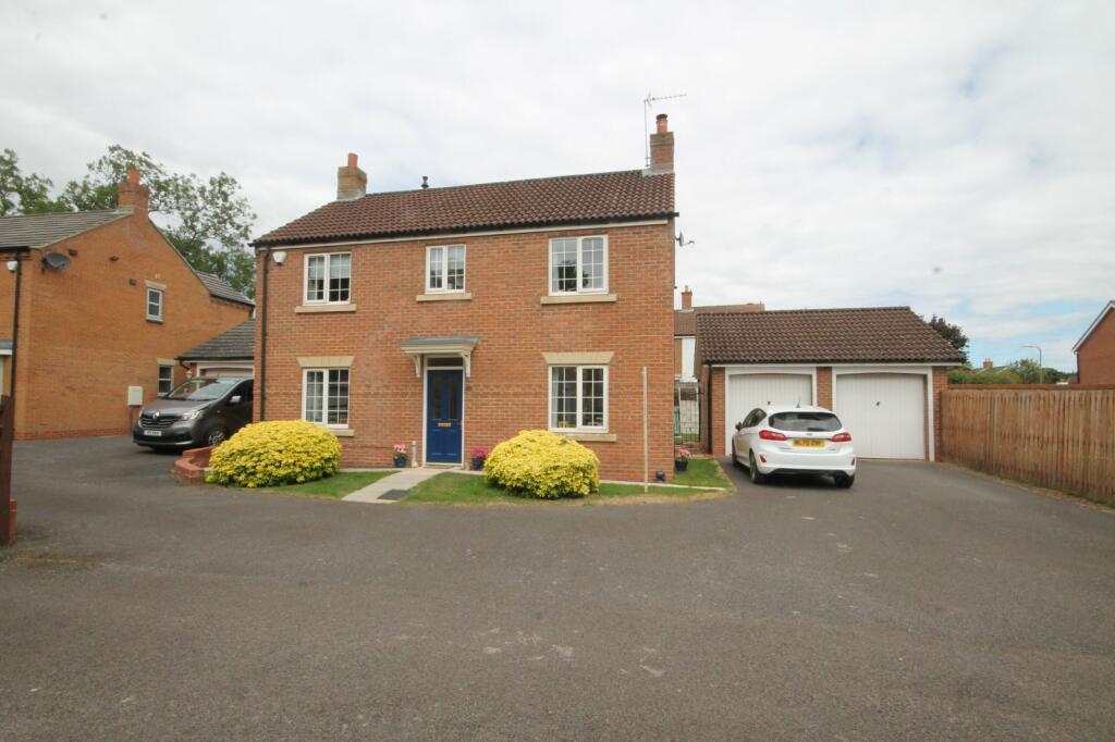 4 bedroom detached house for sale in White House Croft, Long Newton