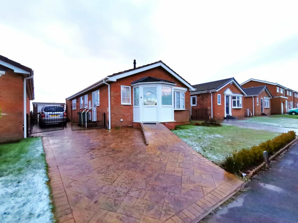 3 bedroom bungalow for sale in Surbiton Road, StocktononTees, Durham