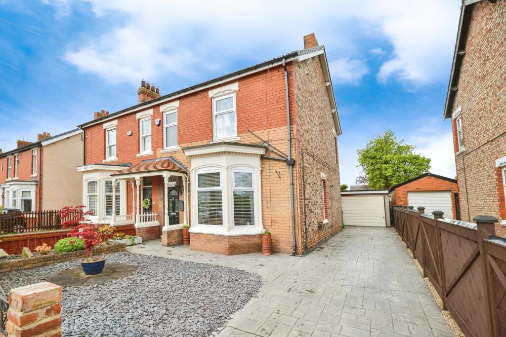 4 bedroom semidetached house for sale in Stanhope Road, Grangefield
