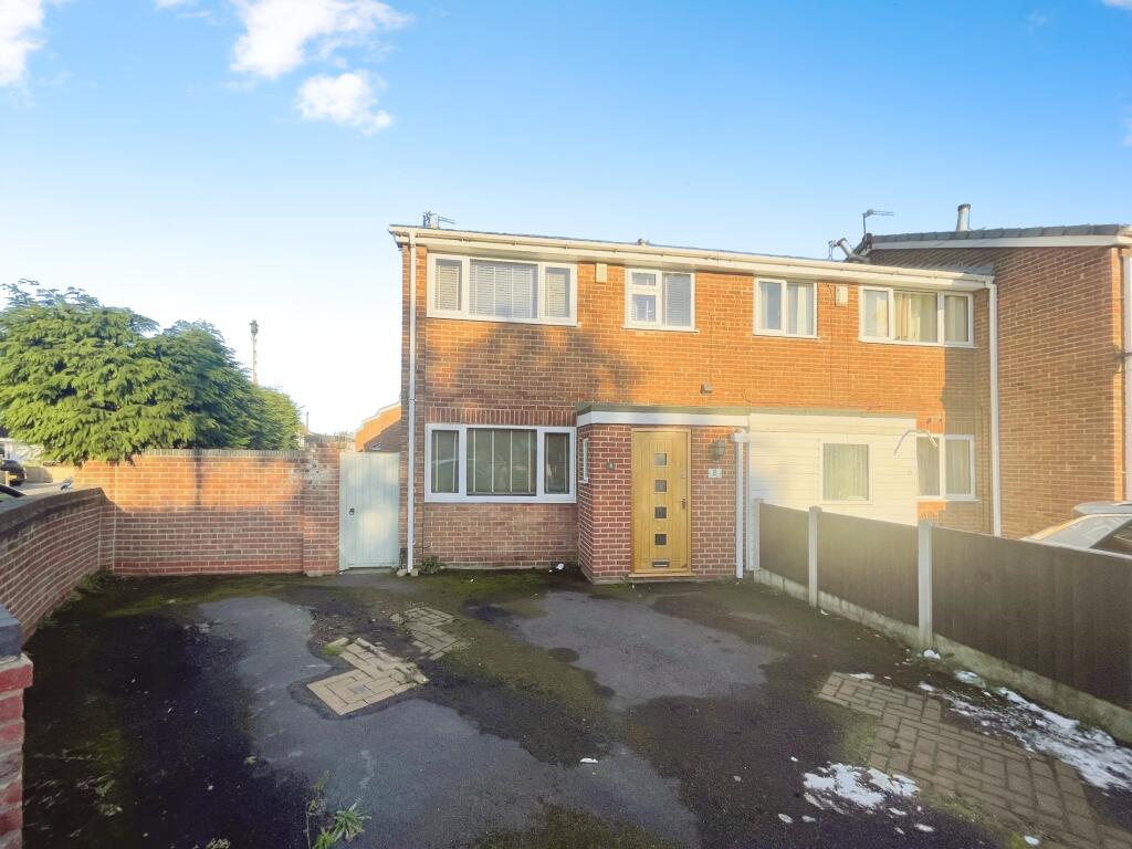 Main image of property: Valeside Gardens, Nottingham, NG4