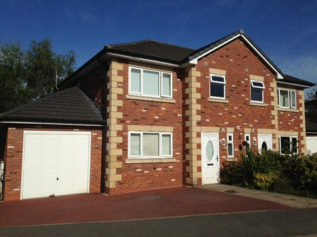 3 bedroom semi-detached house for rent in St Georges Court, Shelton New Road, ST4