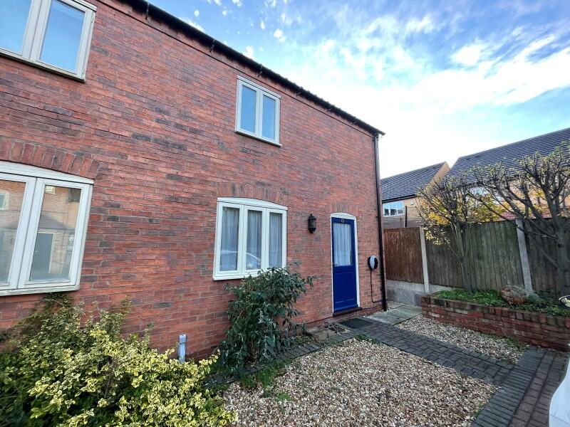 Main image of property: Blue Man Court, Newark