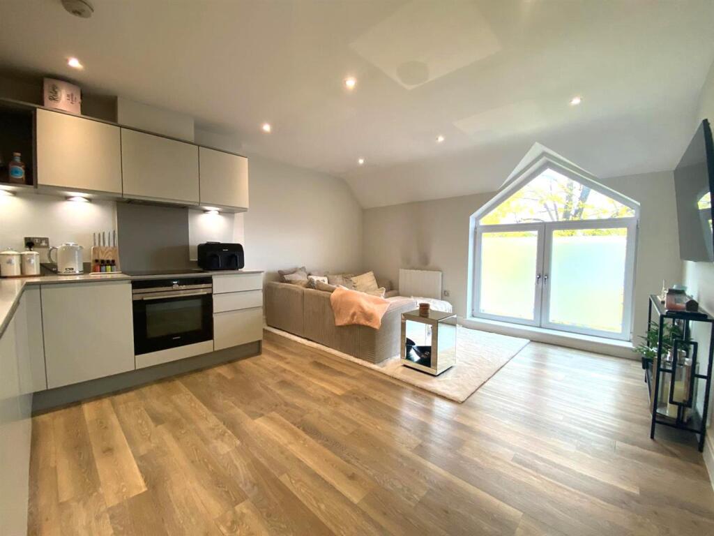Main image of property: The Broadway, Farnham Common, SL2