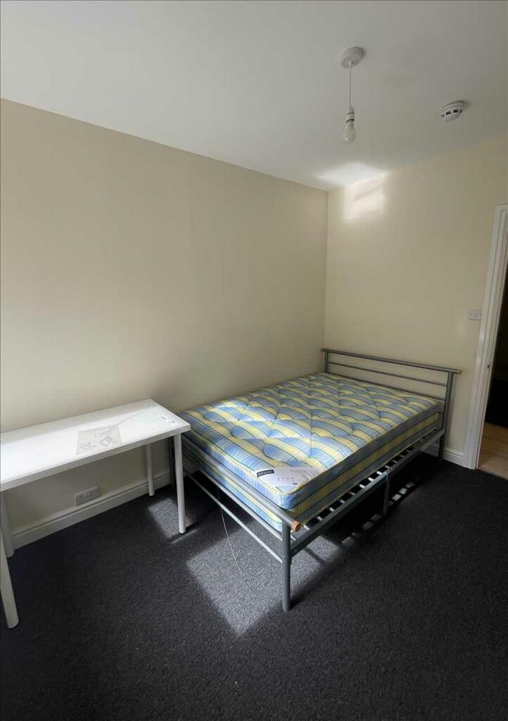 Additional property image - Garden Flat, Southfield Road