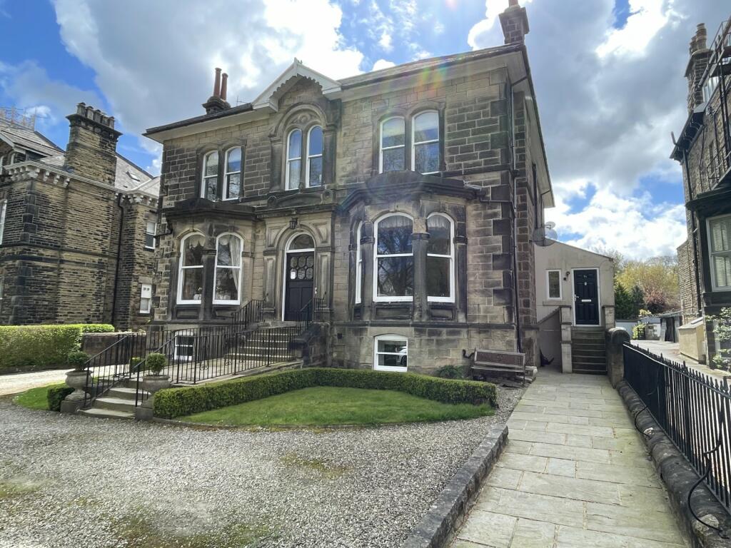 4 bedroom apartment for rent in Otley Road, Harrogate, North Yorkshire, HG2