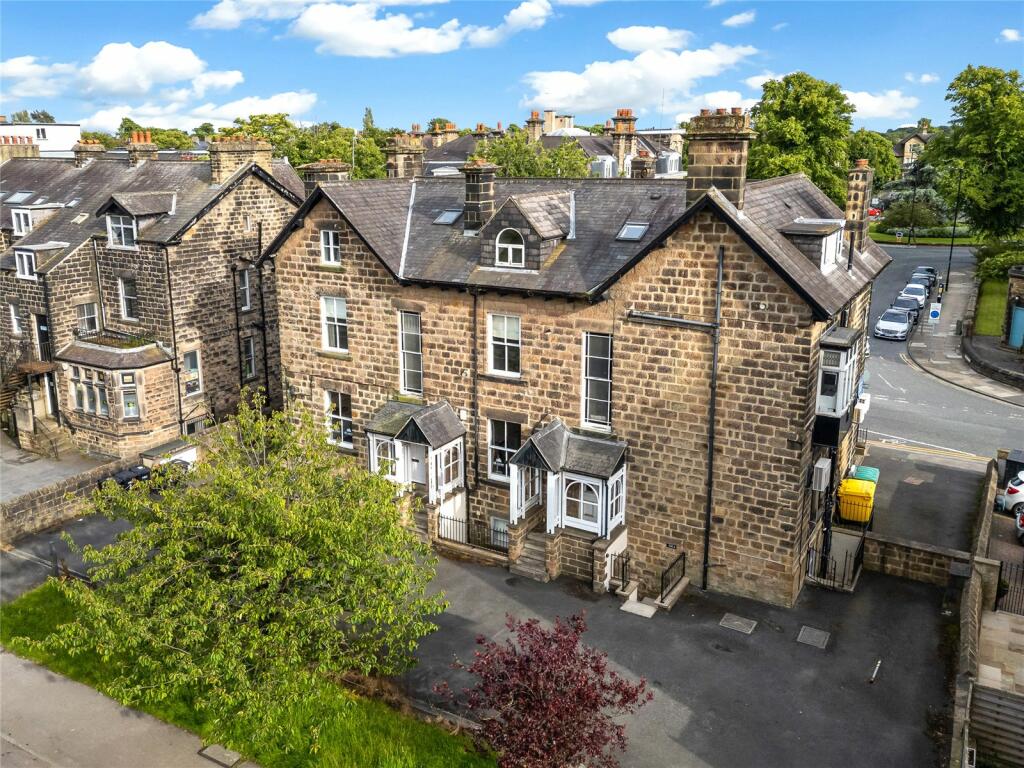 2 bedroom apartment for sale in North Park Road, Harrogate, HG1