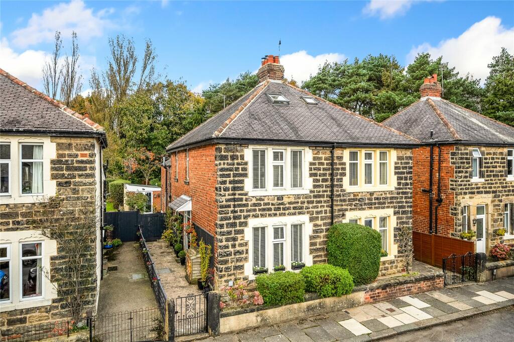5 bedroom semidetached house for sale in Moorland Road, Harrogate