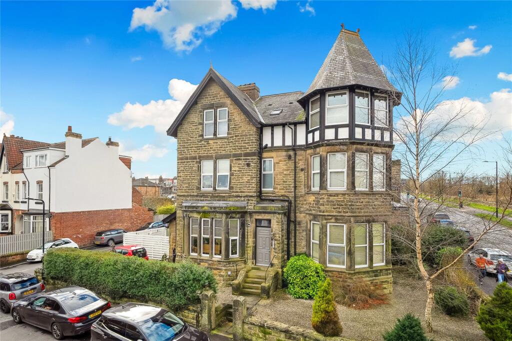 Main image of property: West Lea Avenue, Harrogate, North Yorkshire, HG2