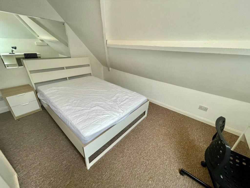 Additional property image - FIVE BEDROOM STUDENT MAISONETTE, WINTON (P05927)