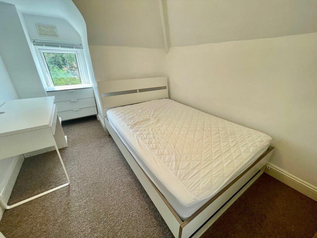 Additional property image - FIVE BEDROOM STUDENT MAISONETTE, WINTON (P05927)