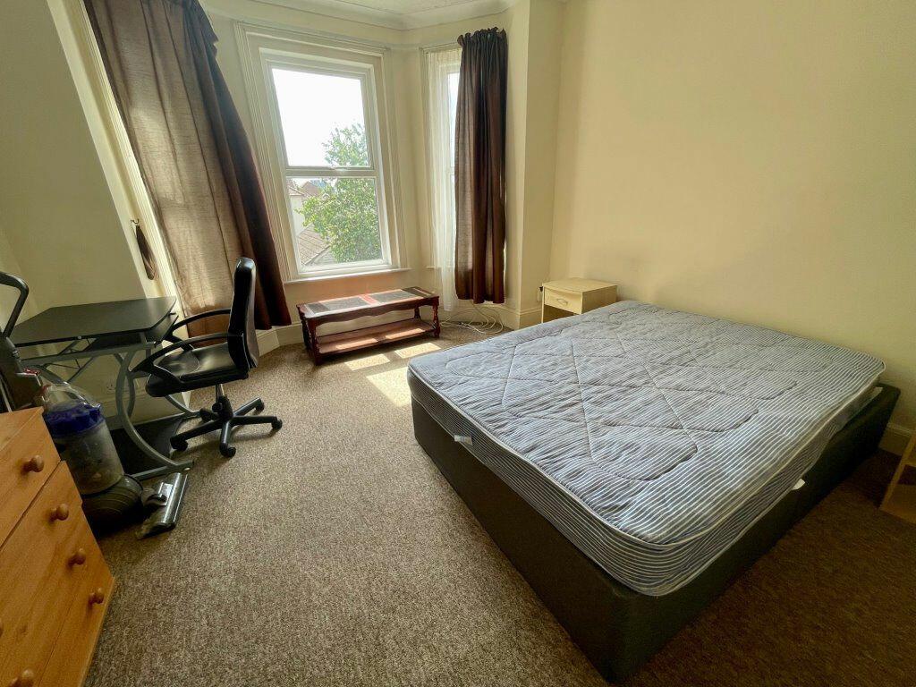 Additional property image - STUDENT THREE BEDROOM, CHARMINSTER (P01409)