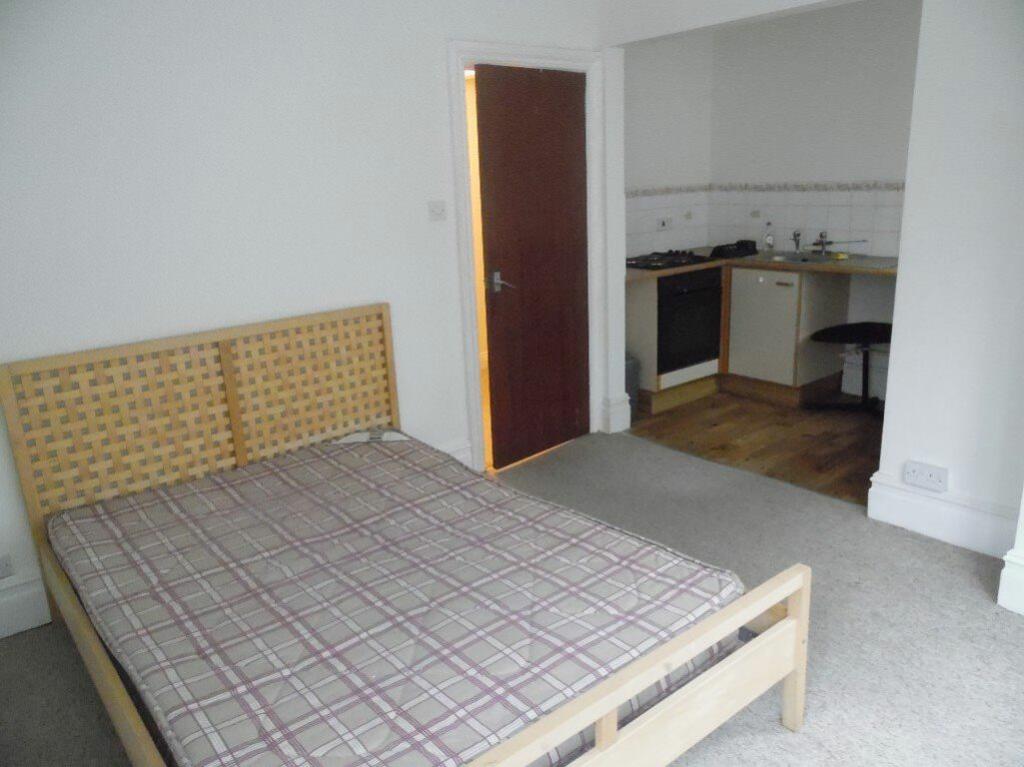 Additional property image - RICHMOND PARK ROAD, CHARMINSTER