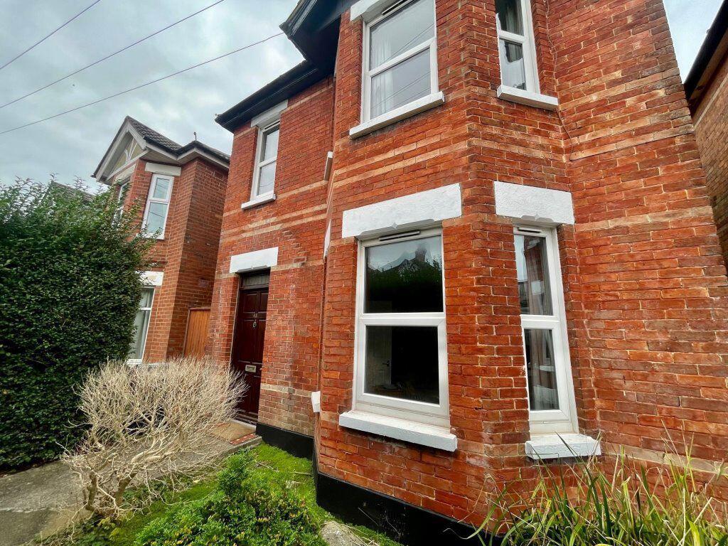 Main image of property: STUDENT FIVE DOUBLE BEDROOMS, WINTON