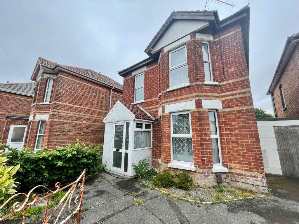 Main image of property: STUDENT FOUR DOUBLE BEDROOM HOUSE, WINTON (P07602)