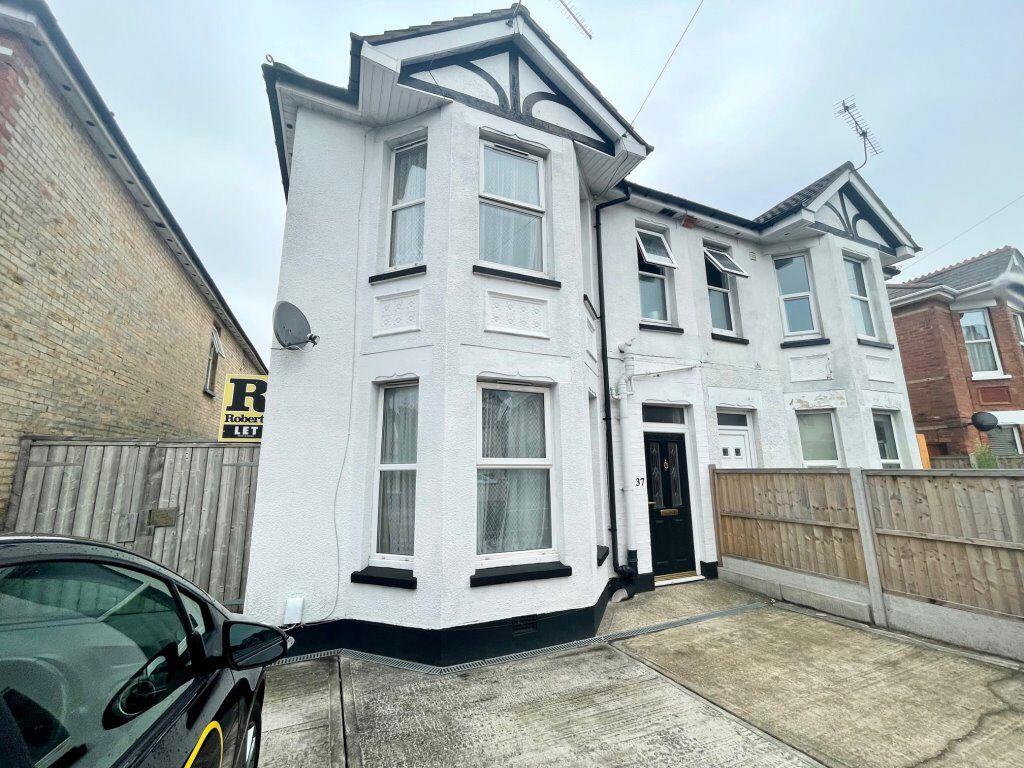 Main image of property: SPACIOUS SIX BEDROOM STUDENT, TALBOT ROAD- P02797
