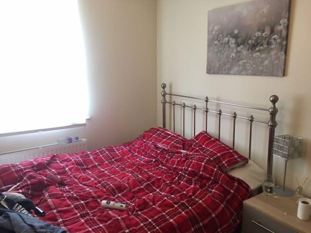 Additional image 5 of Town Centre One Bed With Parking (P06185)