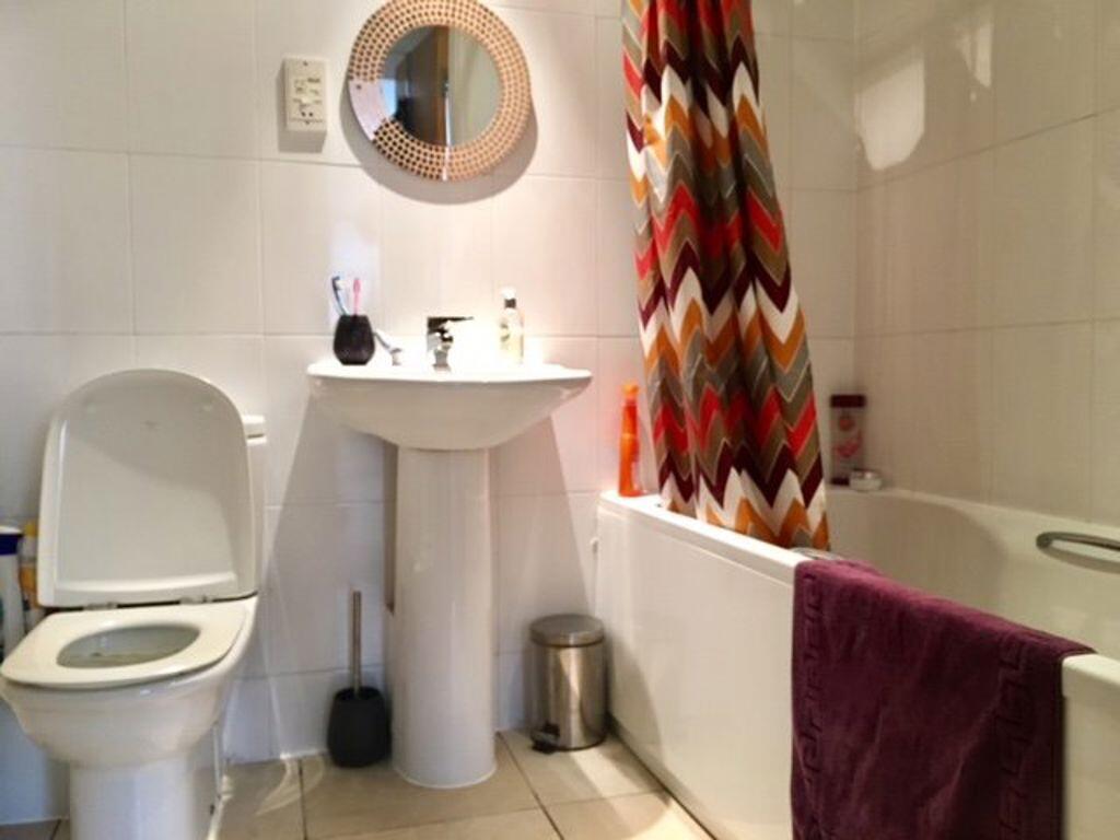 Additional image 6 of Town Centre One Bed With Parking (P06185)