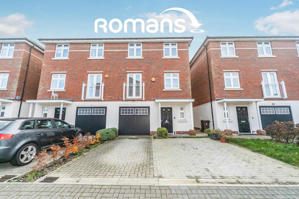 5 bedroom town house for rent in The Orangery, Earley, RG6