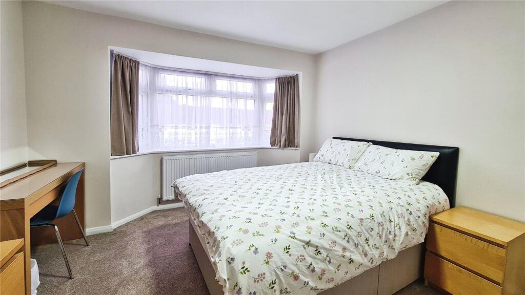 Main image of property: Selsdon Avenue, Room 2, Woodley, Reading, RG5