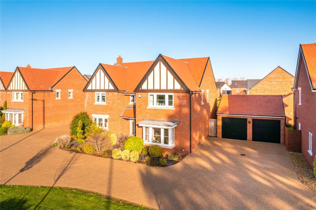 5 bedroom detached house for sale in Bromham Road, Biddenham