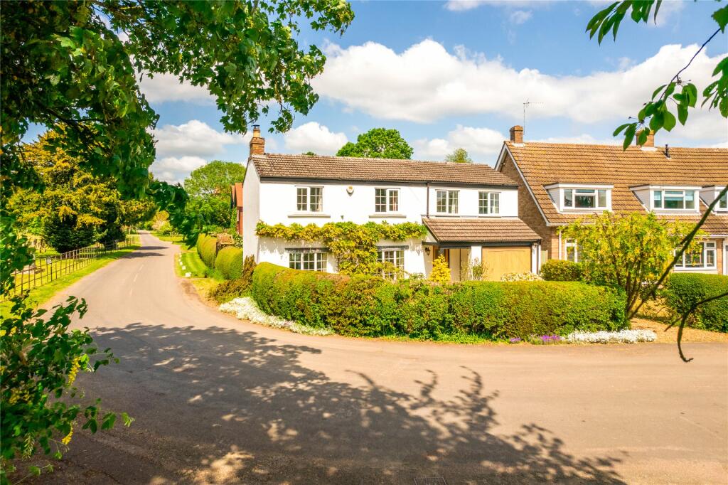 4 bedroom detached house for sale in Church Road, Willington