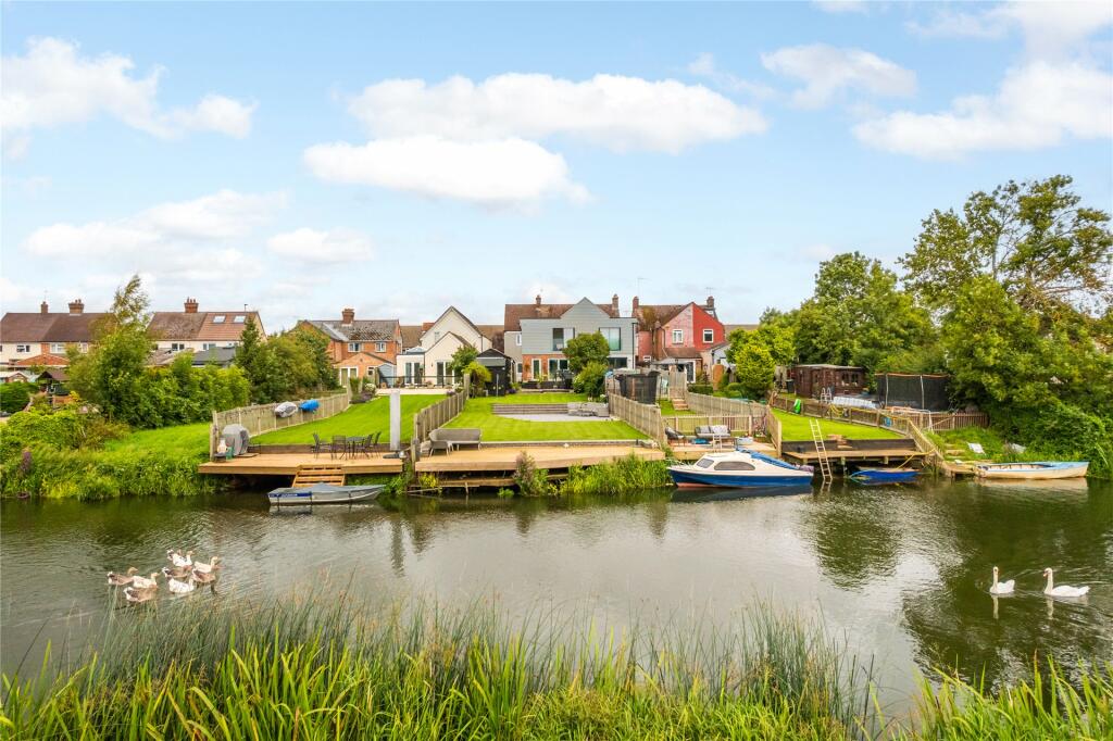 5 bedroom semidetached house for sale in High Street, Clapham, Bedford