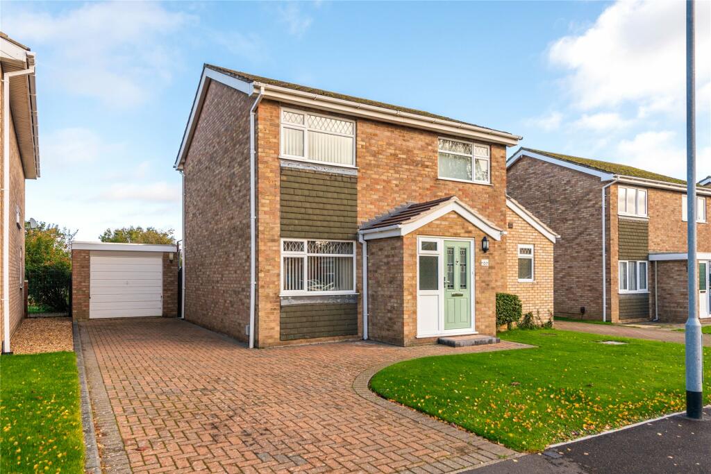 3 bedroom detached house for sale in Dines Close, Wilstead