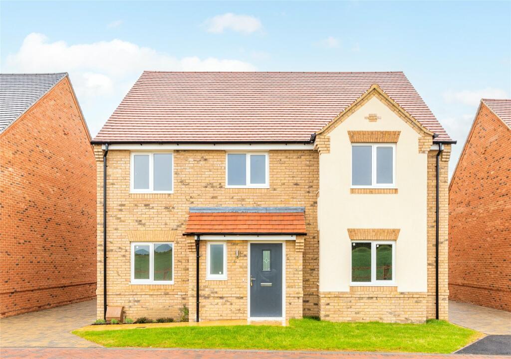 4 bedroom detached house for sale in Goodwin Field, Thorncote Road