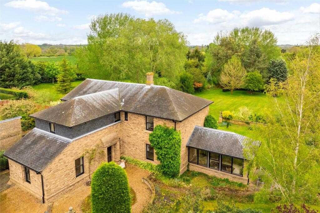 5 bedroom detached house for sale in Court Lane, Stevington, Bedfordshire, MK43