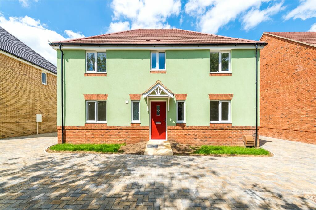 4 bedroom detached house for sale in Goodwin Field, Thorncote Road