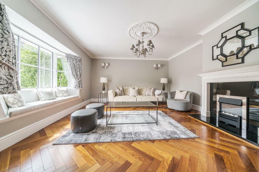 Knowle Grove, Virginia Water, GU25 4JD